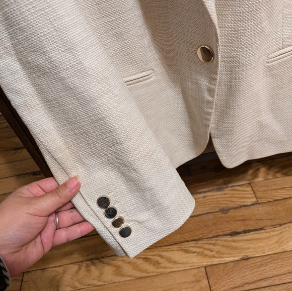 White blazer - Picture 2 of 7